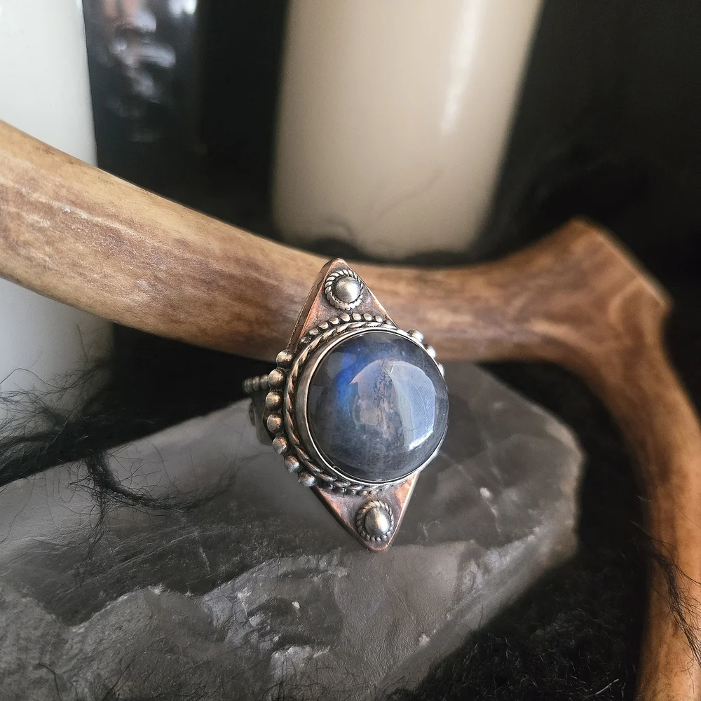 Large Labradorite Statement Talisman Ring - Picture 1 of 5